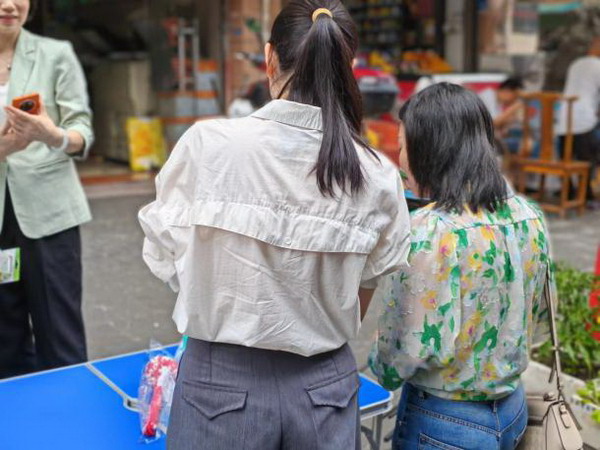 保险服务走进社区 全面提升居民保障意识(图2)